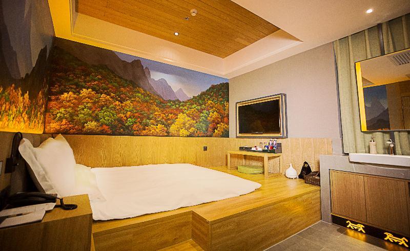 Qiu Guo Hotel Hua Mao Chaoyang  Zewnętrze zdjęcie